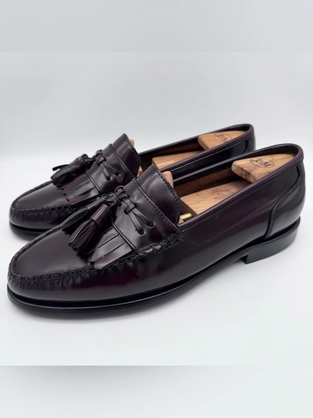 G.H. Bass & Co Jeffrey Burgundy Leather Tassel Loafers Men's Size 9 W Dress Shoe